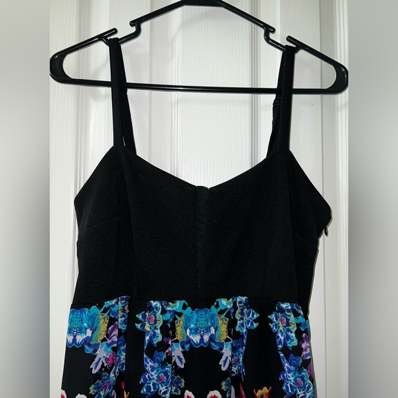 Nicole Miller Maxi Floral Dress - Size 8 - Picture 4 of 7